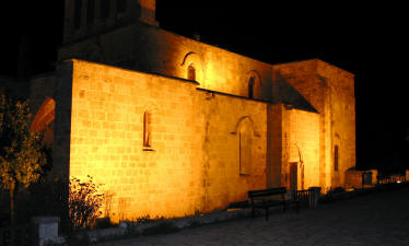 Floodlit abbey, ready for an evening concert